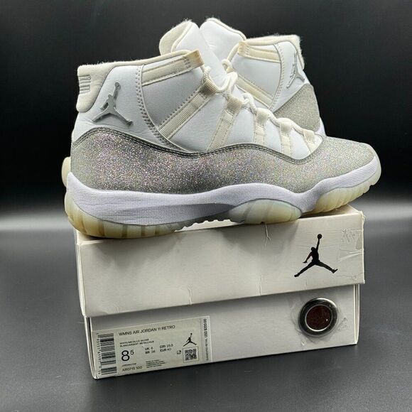 Wmns Air Jordan 11 Retro 'Vast Grey' - Picture 1 of 13